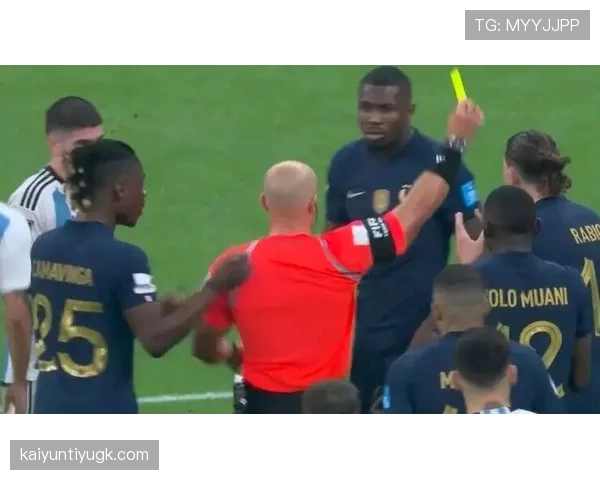 假摔判罚裁判与VAR依据动作判定欺骗的标准